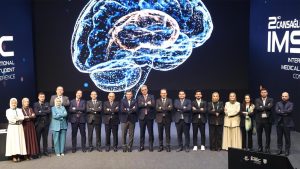 Sağlık Bakanı Fahrettin Koca, Özbekistan’ın Buhara şehrinde bulunan Buhara Tıp Merkezi’ni ziyaret etti.