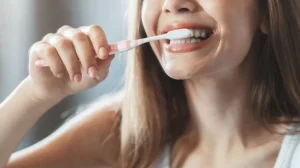 Gülüşünüzü Parlatırken Sağlığınızdan Olmayın: Tezgah Altı Beyazlatıcılarda “Mina” Tehlikesi