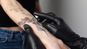 Dövme Sadece Deride Kalmıyor: Mürekkep Bağışıklık Sistemine Sızıyor