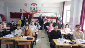 Eğitimde Motivasyon Ziyareti: Bakan Tekin Öğretmen ve Öğrencilerin Taleplerini Dinledi